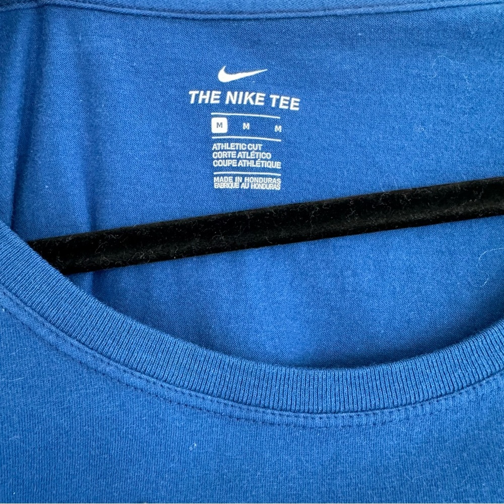 The Nike Tee Blue Run Size Medium - Picture 2 of 5
